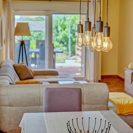 Anovi Holiday Homes By Litto Трогир Екстериор снимка