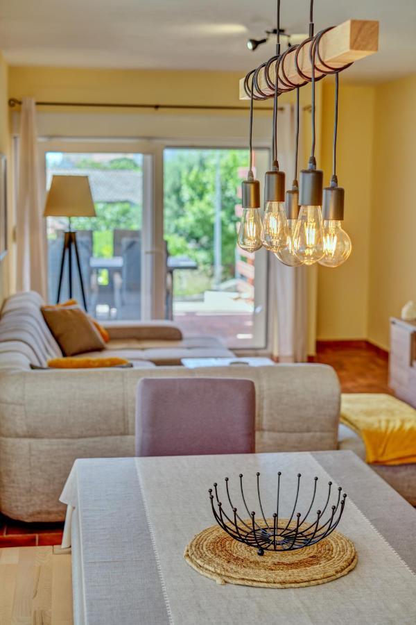 Anovi Holiday Homes By Litto Трогир Екстериор снимка